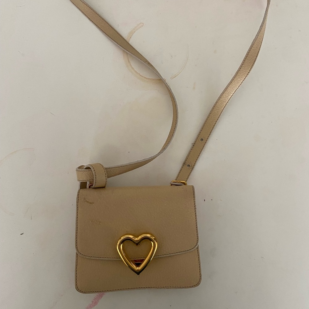 Vintage moschino heart clasp bag